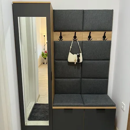 Paradise Apartment Warna