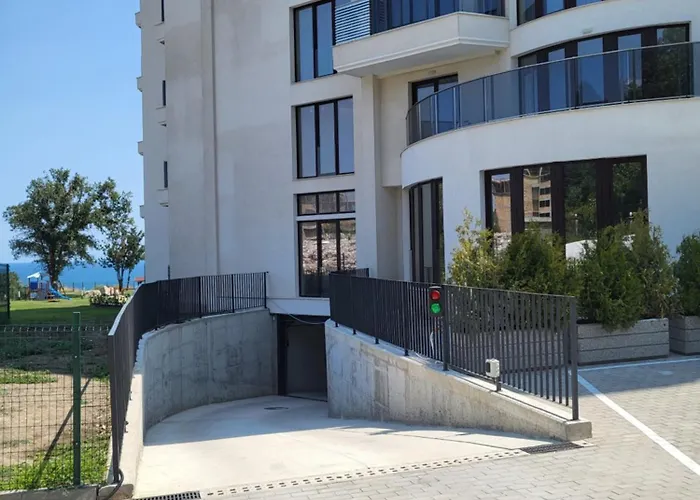 Apartment Paradise *